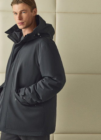 Утеплённая парка с капюшоном