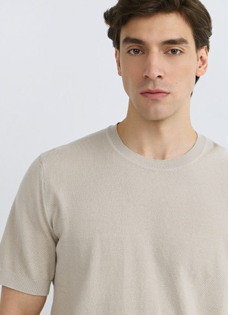 Футболка из текстурной ткани