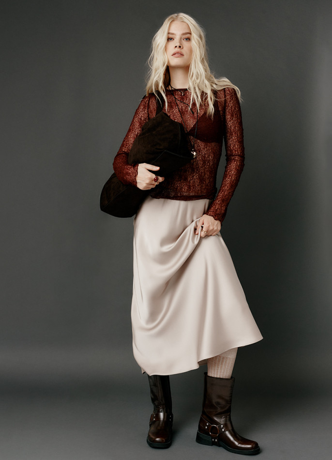 Атласная юбка миди А-силуэта