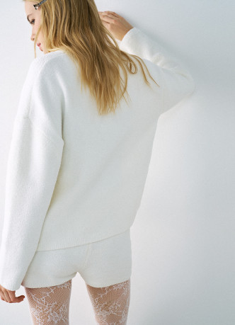 Мягкий джемпер оверсайз