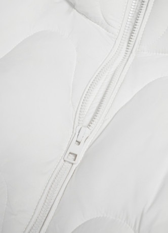 Короткая утеплённая куртка