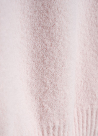 Джемпер из пушистой пряжи с коротким рукавом