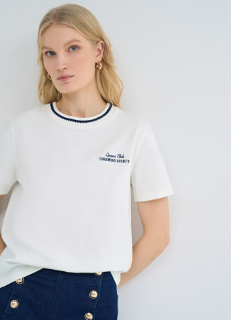 Футболка с вышивкой