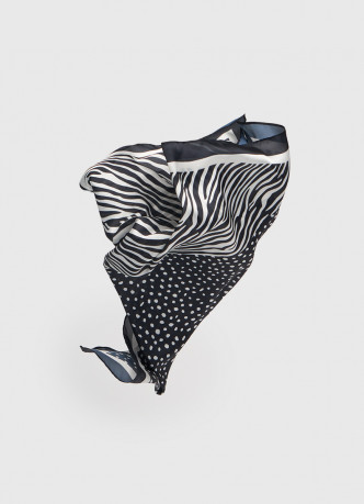 Платок с анималистичным принтом
