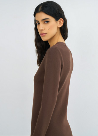 Вязаное облегающее платье