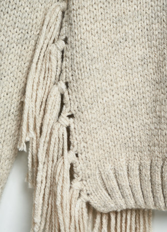 Вязаный джемпер с бахромой