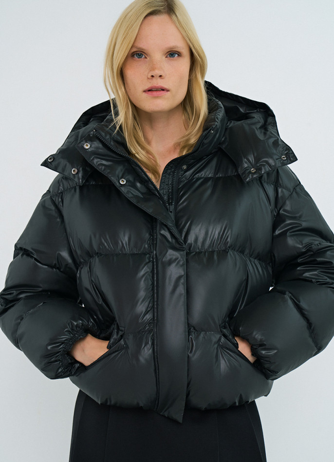 Короткий пуховик с натуральным пухом