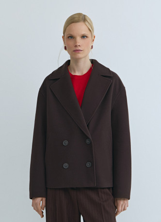 Короткое двубортное пальто