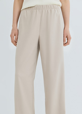 Прямые брюки с эластичным поясом