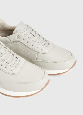 Кожаные кроссовки