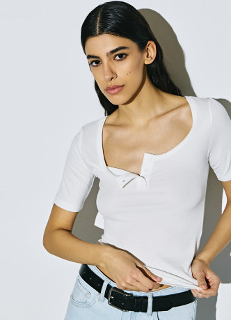 Футболка с вырезом "хенли"