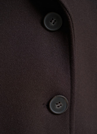 Короткое двубортное пальто