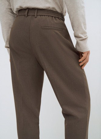 Прямые брюки с эластичным поясом