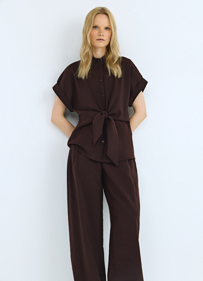 Рубашка с завязками на талии