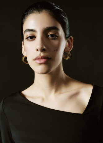 Лонгслив с асимметричным вырезом