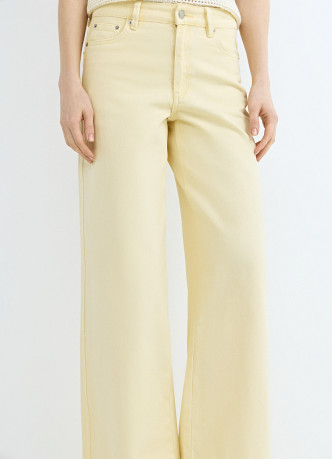 Широкие джинсы из плотного денима