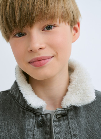 Утеплённая джинсовая куртка для мальчиков