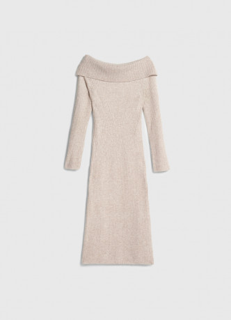 Вязаное платье с открытыми плечами