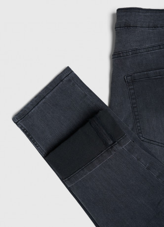 Джинсы Slim из лёгкого денима