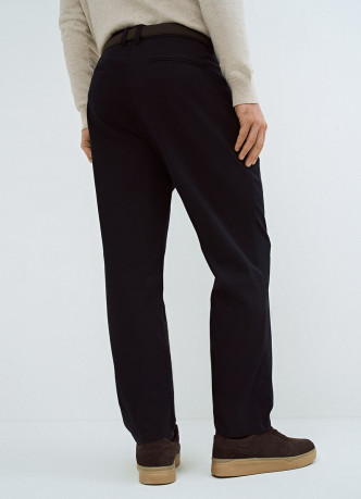 Чиносы из структурной ткани с ремнём