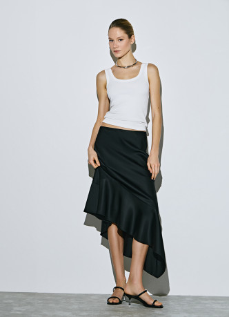 Атласная юбка миди А-силуэта