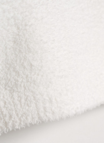 Вязаные шорты из мягкой пряжи