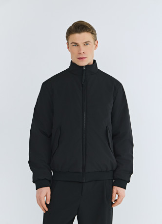 Утеплённая куртка с воротником-стойкой