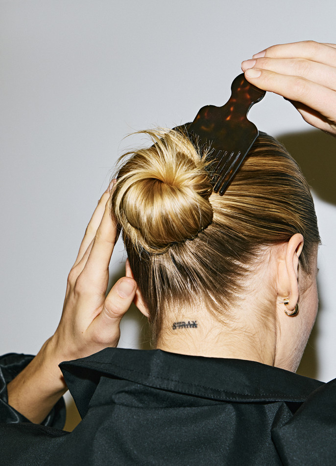 Набор аксессуаров для волос: гребень, расчёска и шпилька