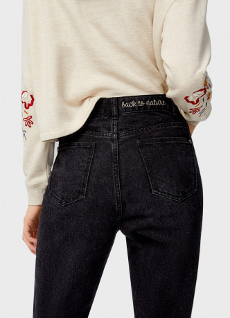 Чёрные джинсы Mom Fit