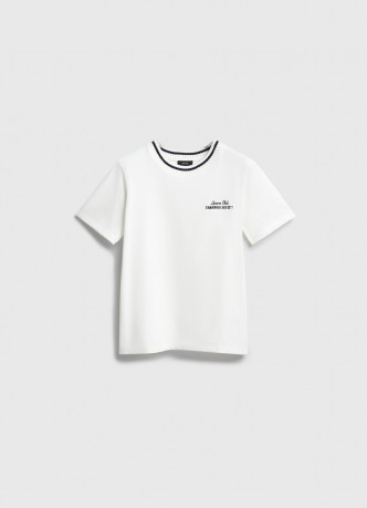 Футболка с вышивкой