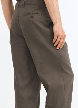 Чиносы изо льна