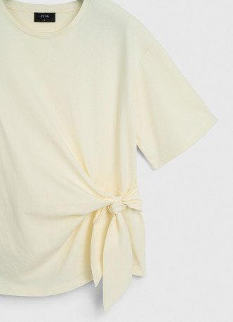 Футболка с декоративным узлом