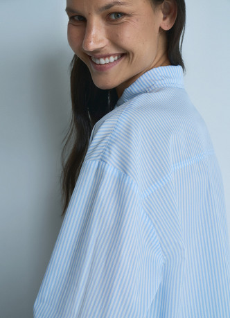 Укороченная хлопковая блузка