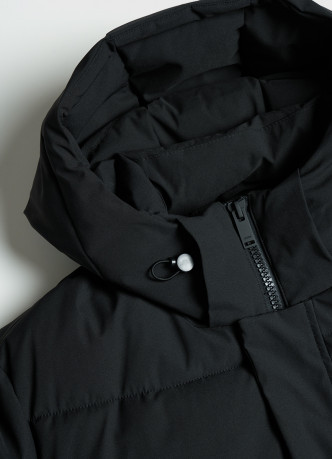 Утеплённая куртка с капюшоном