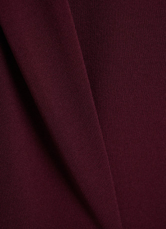 Вязаное платье с воротником-поло