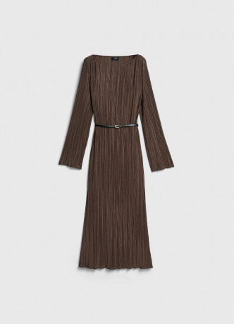 Трикотажное платье с ремнём