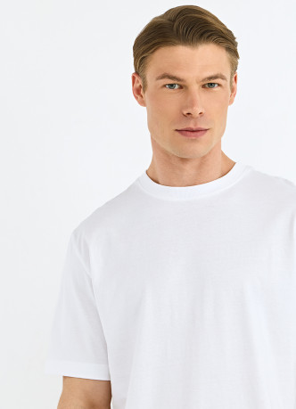 Футболка с вышивкой