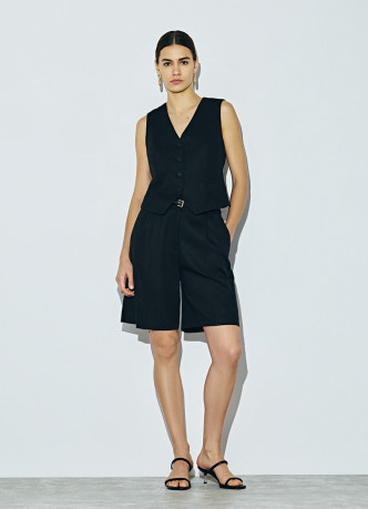 Шорты-бермуды со складками