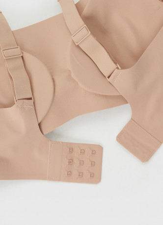 Бесшовный бюстгальтер с формованными чашками