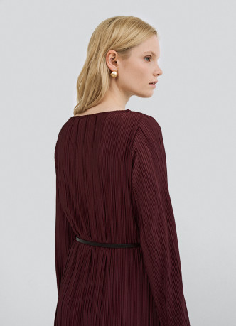 Трикотажное платье с ремнём