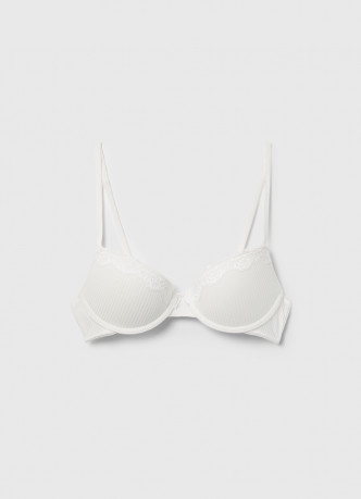 Кружевной бюстгальтер с эффектом пуш-ап