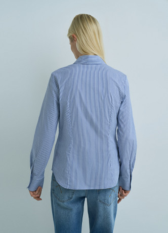 Приталенная рубашка