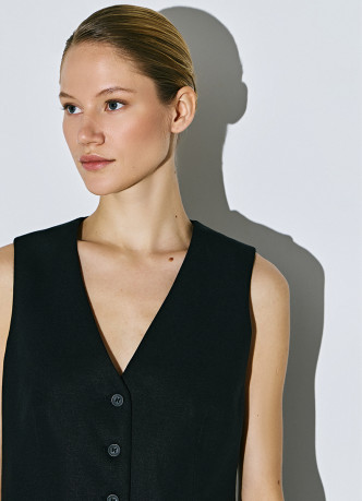 Жилет на пуговицах