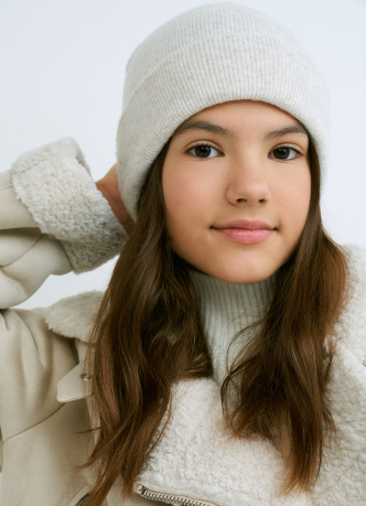 Вязаная шапка для девочек