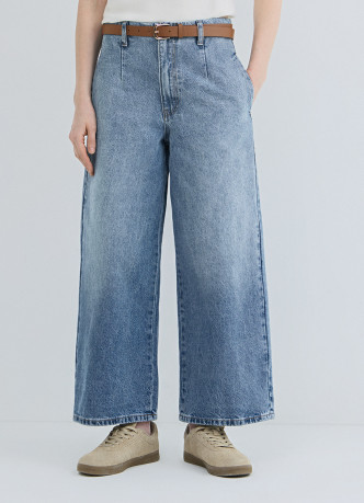 Широкие джинсы с высокой посадкой и ремнем