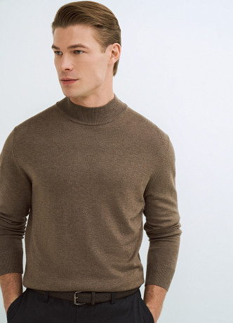 Базовый джемпер с воротником-стойкой