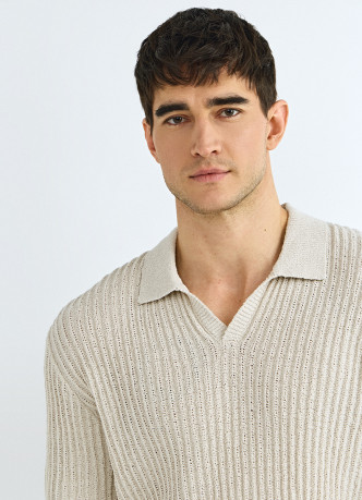 Вязаное поло из ажурной пряжи