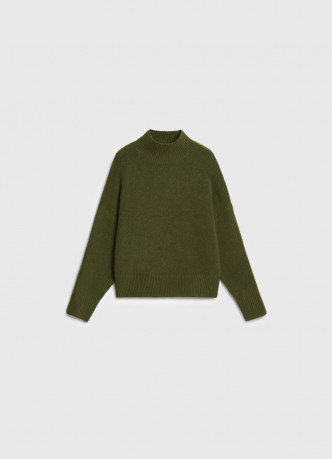 Свитер из мягкой пряжи с шерстью