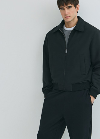 Утеплённый бомбер с отложным воротником