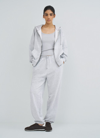 Толстовка на молнии с вышивкой